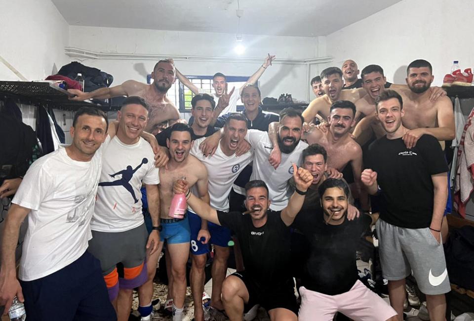 Οι πανηγυρισμοί των παικτών του Αστέρα Τριποτάμου για την άνοδο (φωτο - βίντεο)