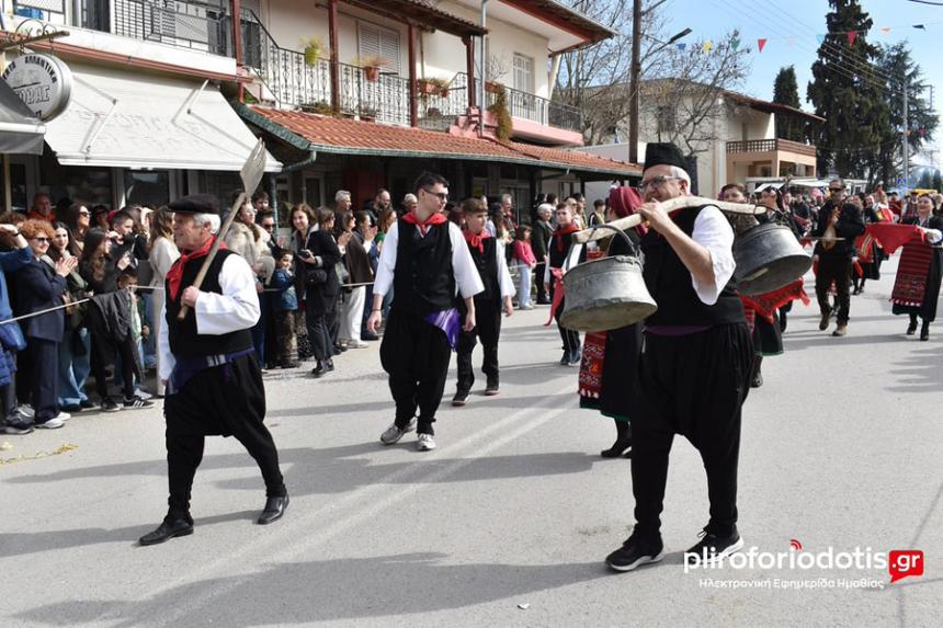 Μελίκη: Η παράδοση κέρδισε τις εντυπώσεις στην αποκριάτικη παρέλαση της Κ. Δευτέρας