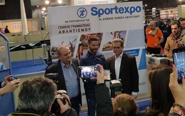 Τιμητική πλακέτα από τον ΓΓΑ στον Βεροιώτη σκιέρ Κ.Πετράκη