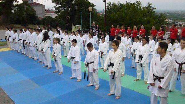 Αυλαία της αγωνιστικής σαιζόν 2015-16 για τον ΓΑΣ καράτε 'Ερμής Βέροιας'