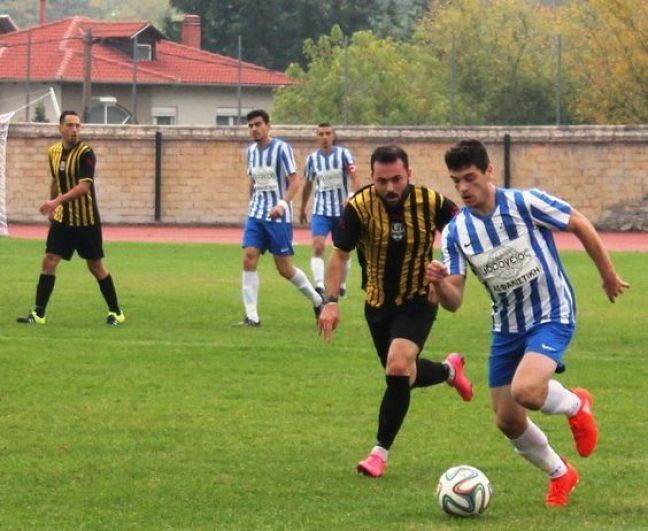 Πύρρειος νίκη για Νάουσα