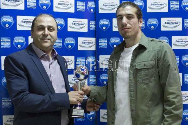 Παρέλαβε το έπαθλο ο Μίλιεβιτς από τον Στέλιο Μειμαρίδη