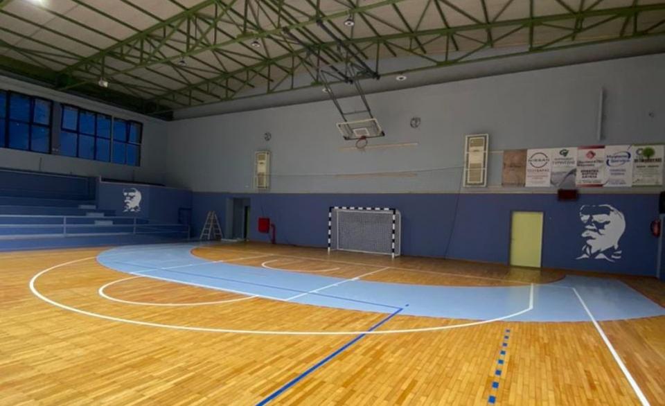 Νάουσα: Χωρίς ζεστό νερό εδώ και μήνες το… ανακαινισμένο κλειστό γυμναστήριο!