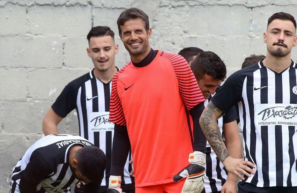 Ο 46χρονος Τόλιος σκόραρε με "buzzer beater" κεφαλιά! (video)