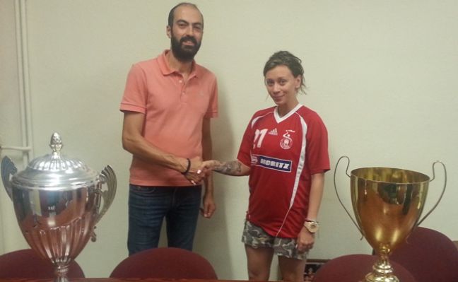 Πήραν την Μπατζαρακούδη οι γυναίκες του ΦΙΛΙΠΠΟΥ