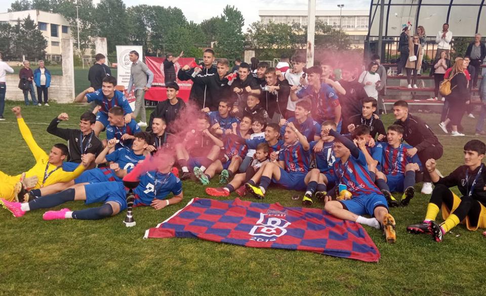 Πρωταθλήτρια της ΕΠΣ Μακεδονίας η Κ17 της ΒΕΡΟΙΑΣ! (φωτο)