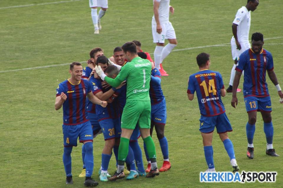 Αρχίζει να θυμίζει... Βασίλισσα!