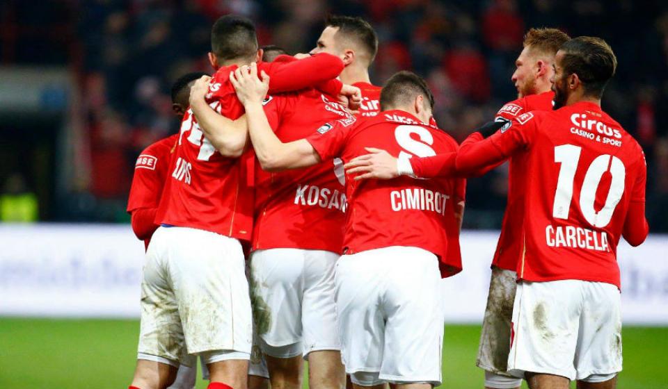 Για την πρώτη της νίκη...