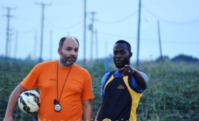 Ο Χρ.Παναγιωτίδης στον πάγκο του, ο Γιαβάσης τερματοφύλακας