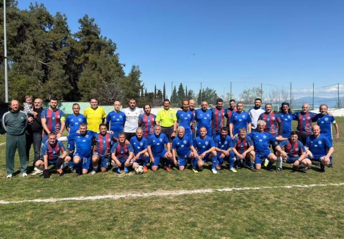 Οι Βετεράνοι ποδοσφαιριστές Βέροιας και Κέρκυρας έπαιξαν για καλό σκοπό! (φωτο)