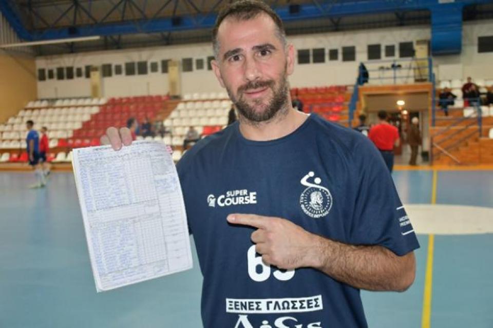 Γράφει ιστορία ο Στηβ Παπαδόπουλος!